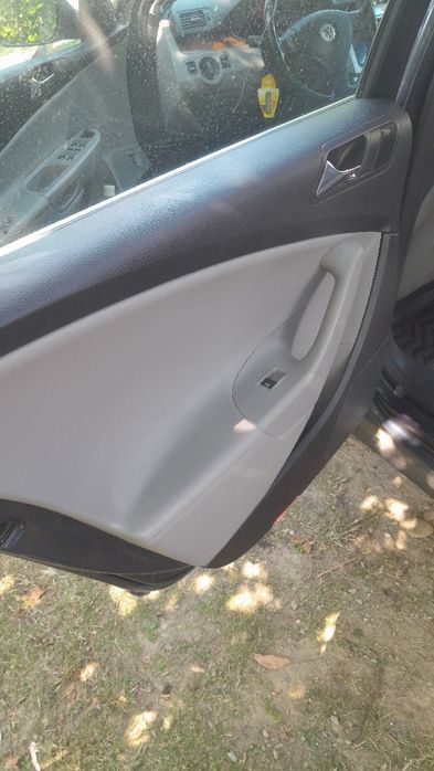 Vand Pasat b6 sau schimb cu camioneta