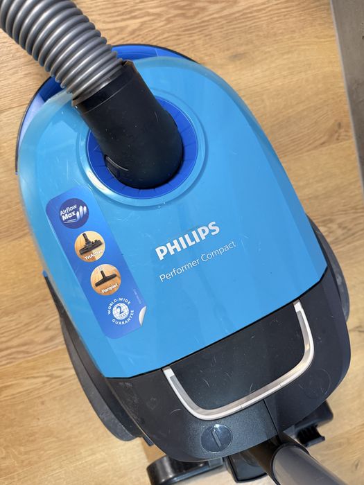 Прахосмукачка Philips Performer compact