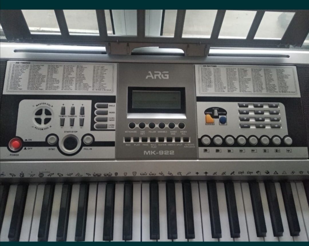 Синтезатор ARG сатамын / Продам синтезатор б/у