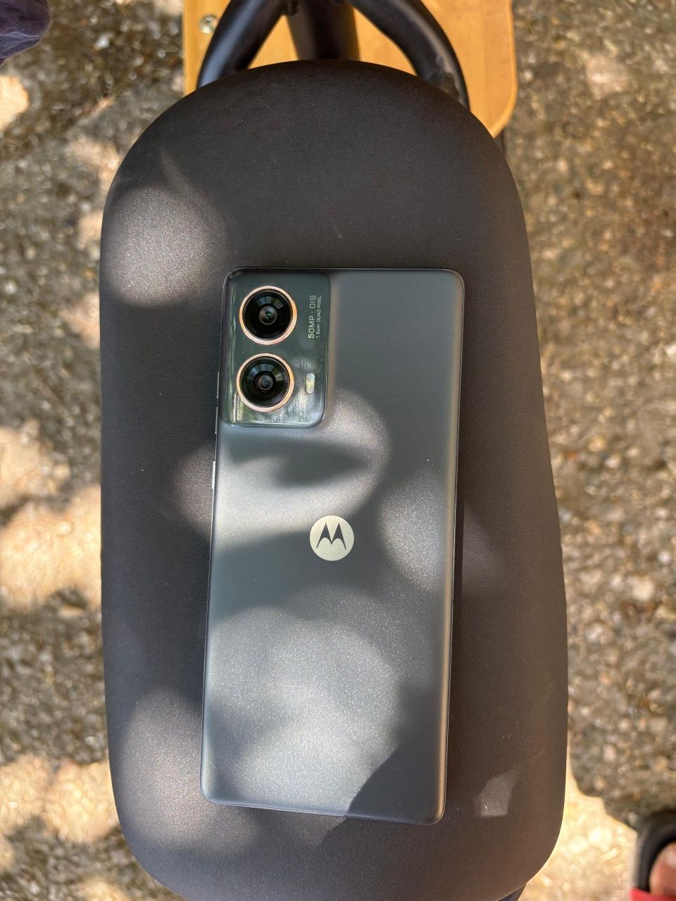 Vând Motorola g 85 5g