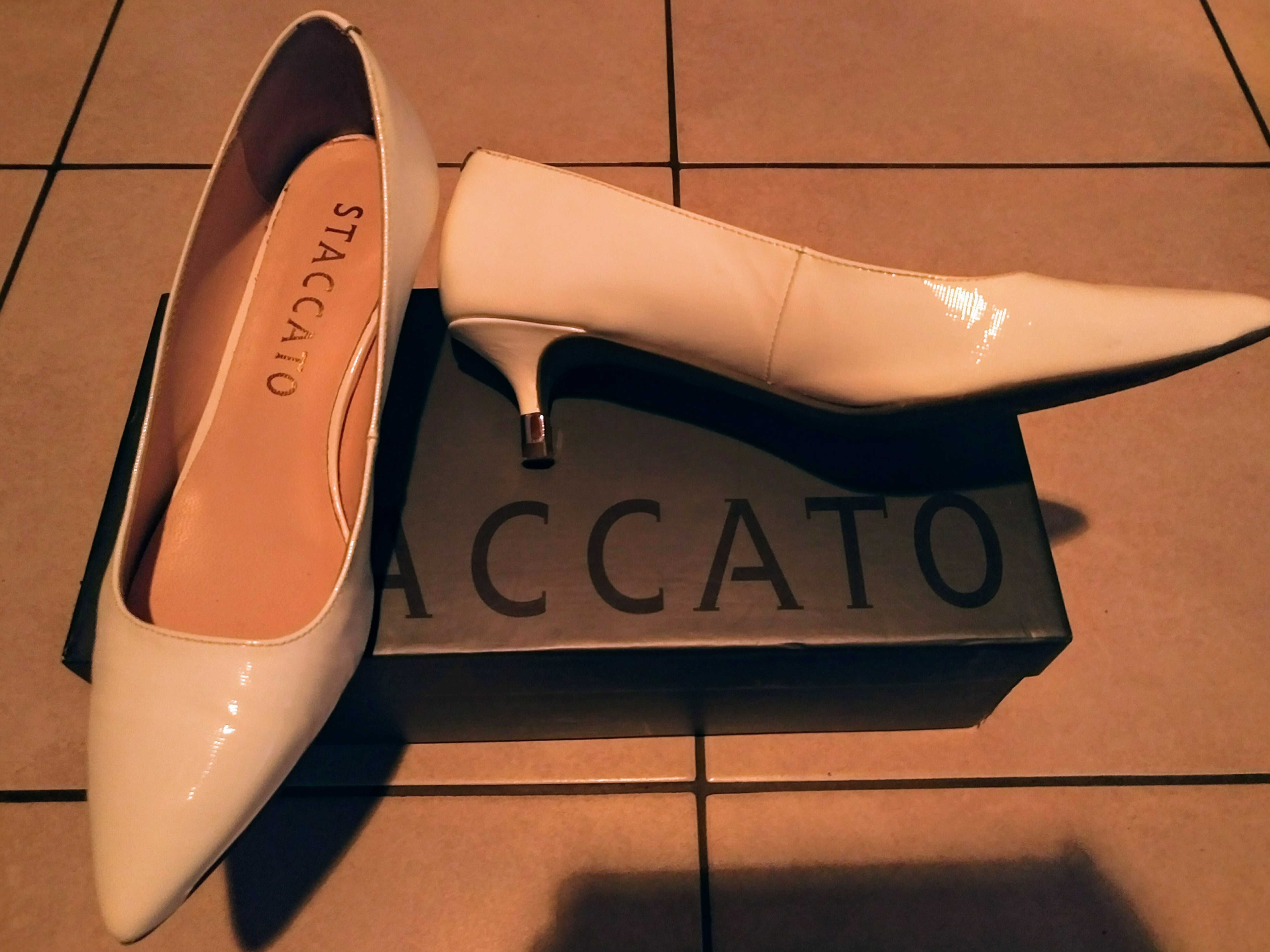 Pantofi stiletto din piele naturală STACCATO