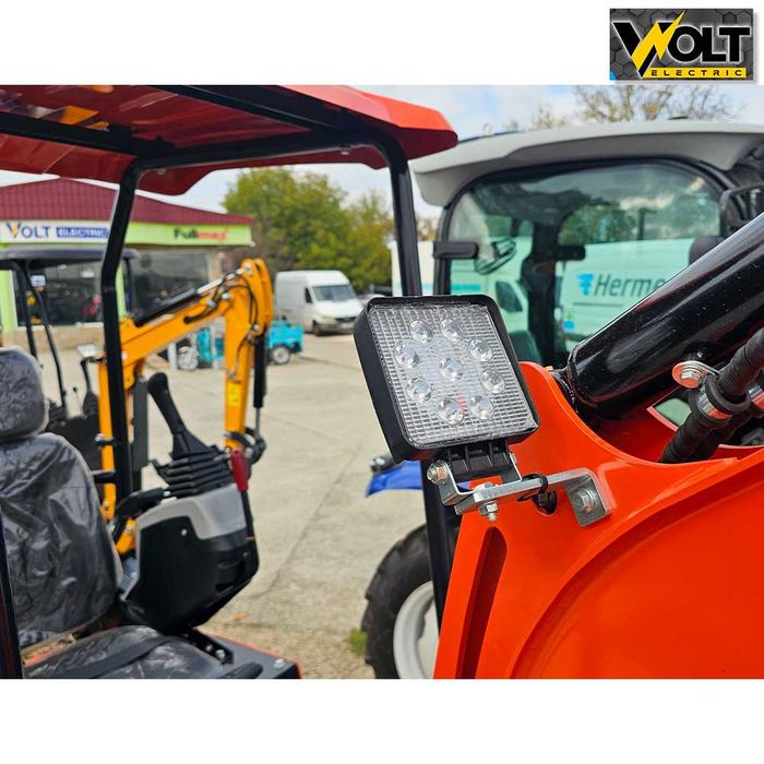 Мини багер 2 тона, с кабина, чупеща стрела, NT-E20