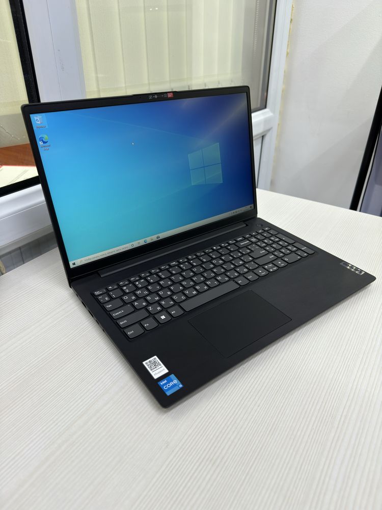 Ноутбук Lenovo Core i3-12th SSD 256gb RAM 8gb тонкий быстрый легкий