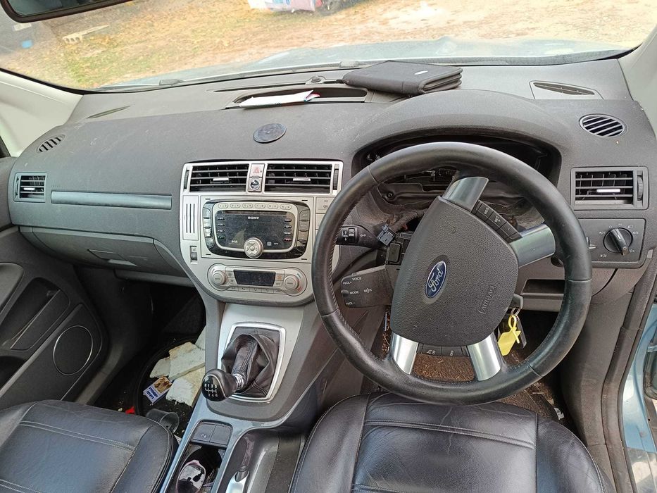 Dezmembrez  Ford kuga , anul 2010 , 130 CP , motor 2.0 Tdci , 2Wd