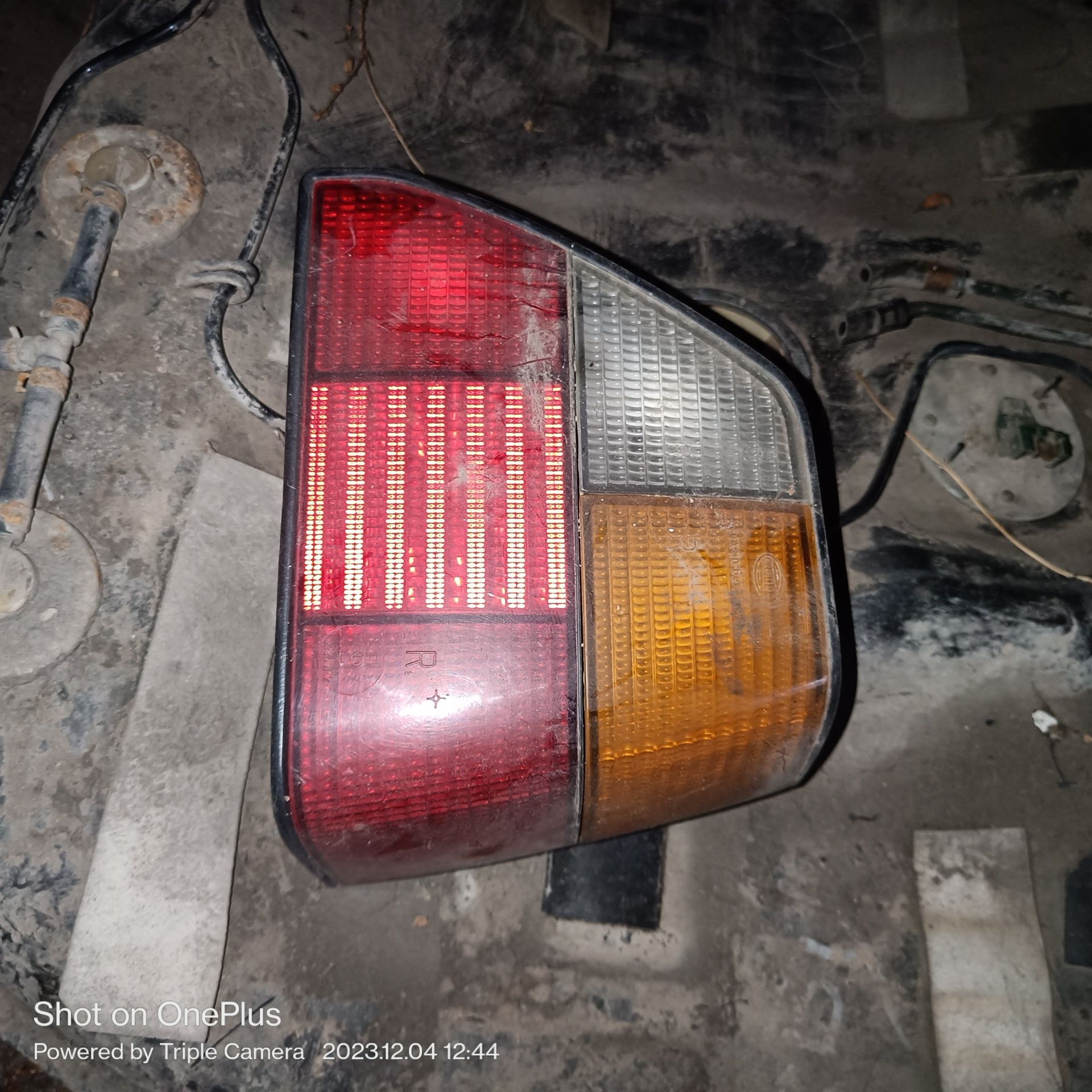Передняя и задняя балка VW Гольф2,задний фонарь,трапеция дворников
