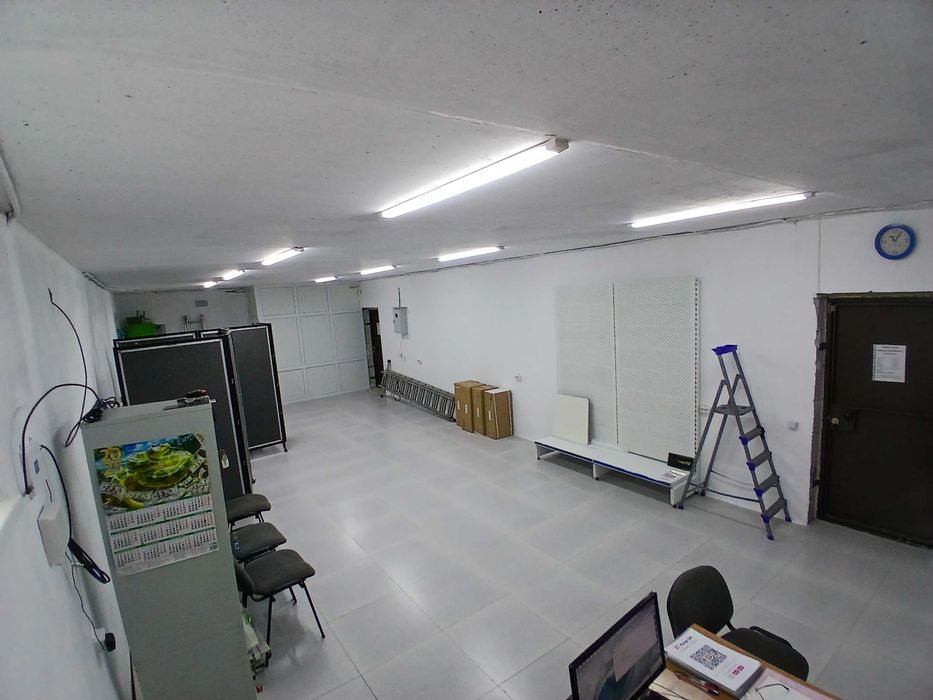 Продам Коммерческое помещение .65кв.м.