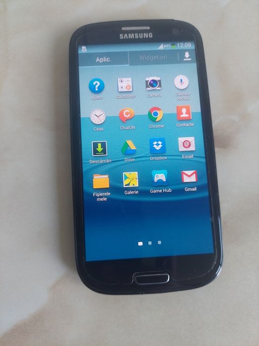 Vând Samsung Galaxy S3 Negru, perfect funcțional + țiplă BONUS //poze