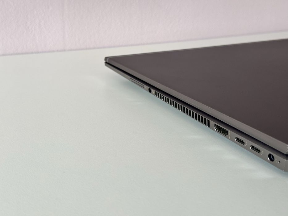 15.6’FHD IPS Touch 1000nits/Hp Zbook Studio X360/Intel Xeon/32GB/1TB