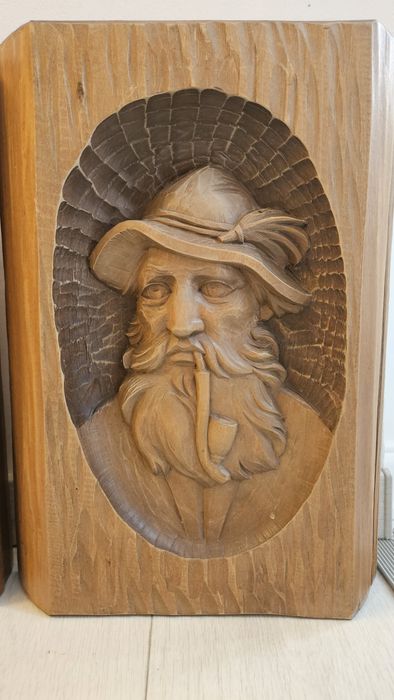Două tablouri sculptate în lemn masiv vintage