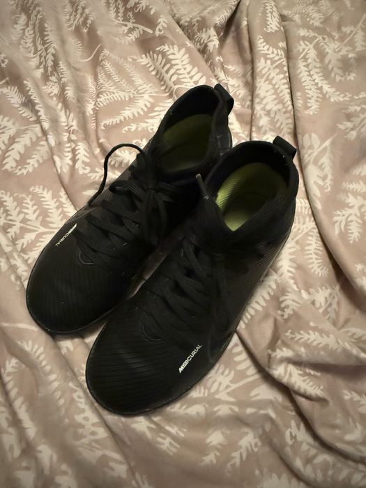 Vand ghete fotbal Nike Mercurial