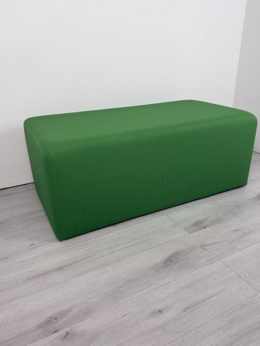 Зелен табуретен стол с висококачествена тапицерия обзавеждане