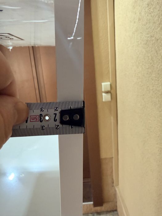 Чисто нови мебели бял гланц