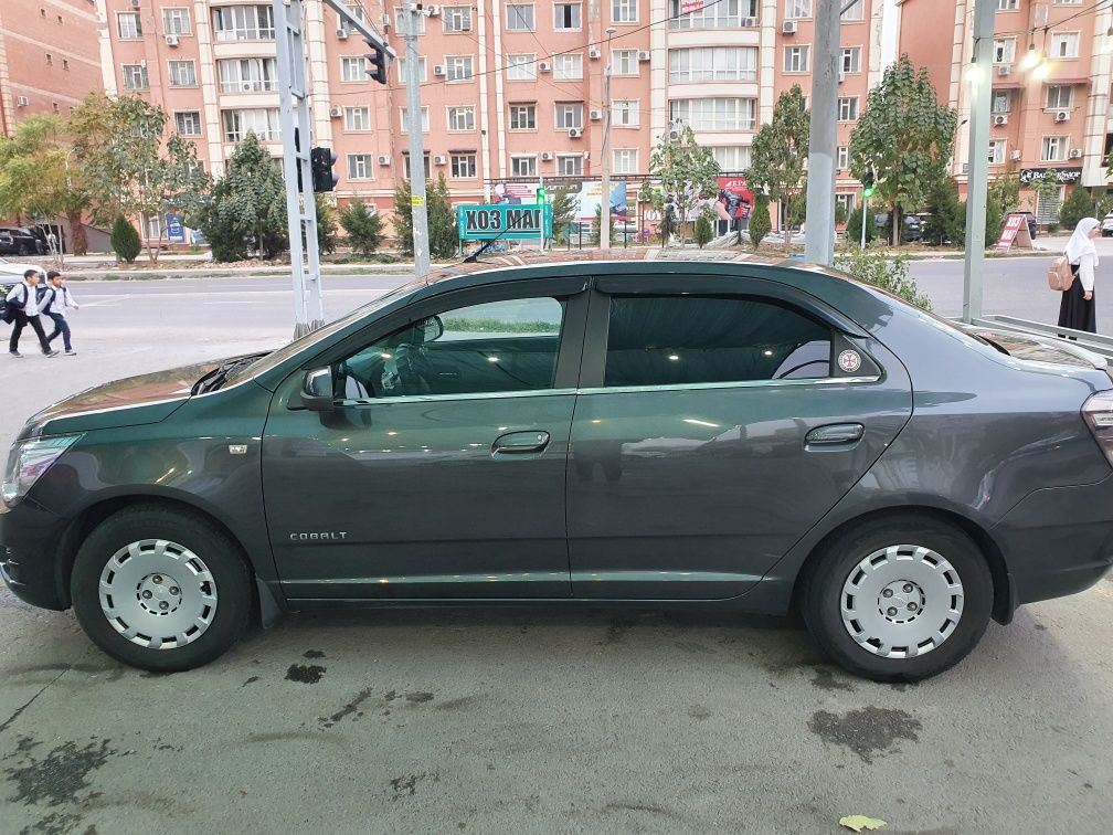 Продаю Кобальт автомат