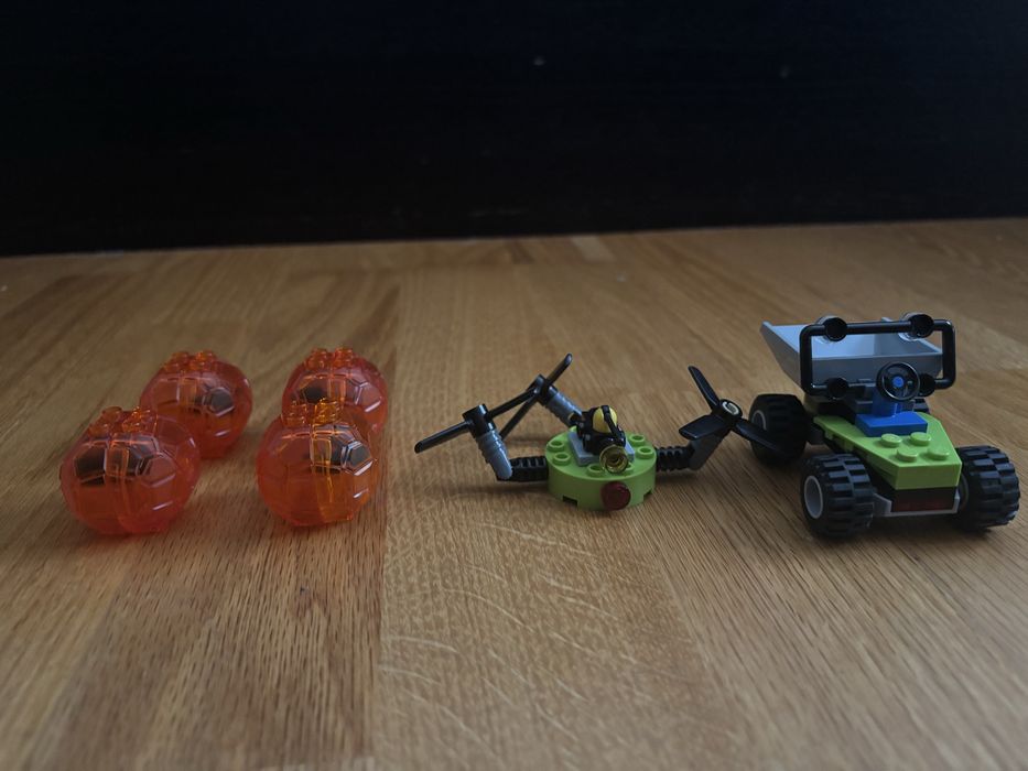 LEGO Statia de Explorare a Vulcanului 60124