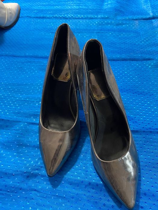 Tufli lobuten qizlar uchun