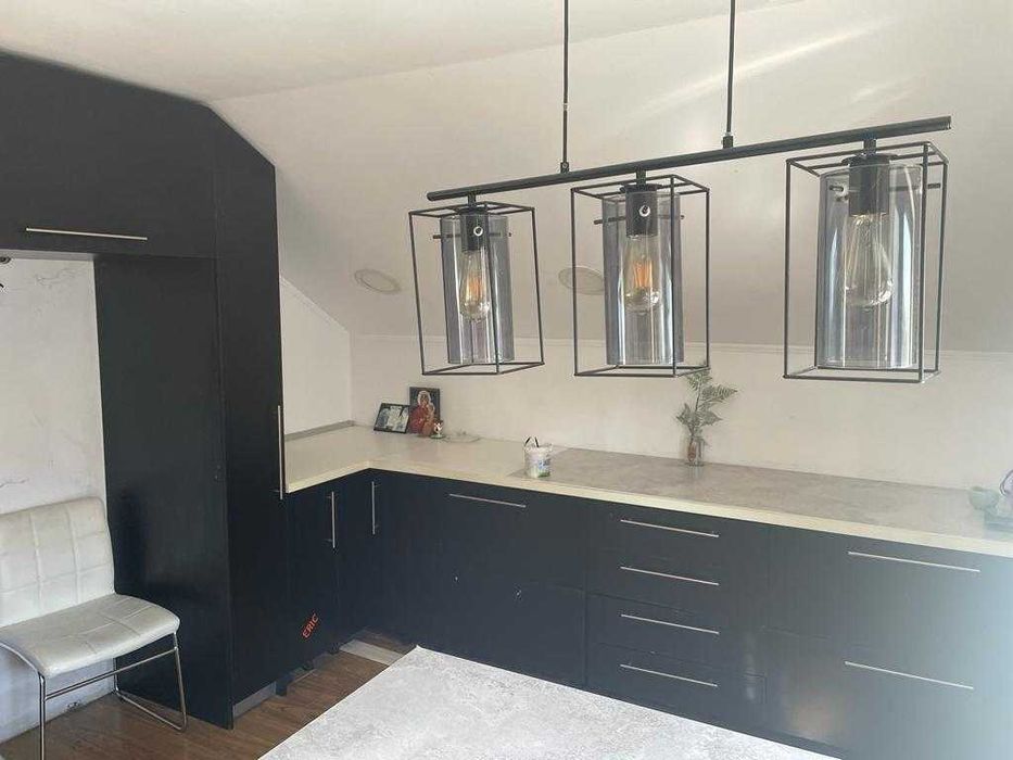 Vilă - spaţiu comercial/clinică medicală parter si apartament etaj.