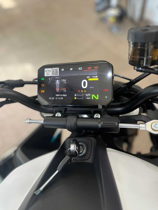 Motocicleta naked CFMOTO 675NK