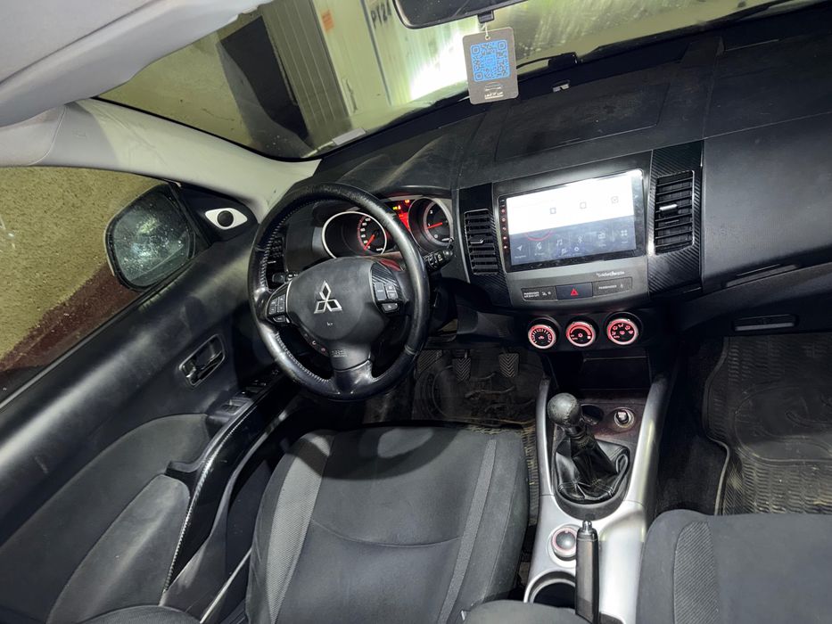 Mitsubishi Outlander 2 , An fab 2010 , 4 x4 ,7 Locurii