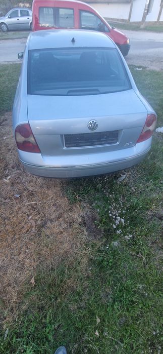 Продавам на части Volkswagen pasat 5 1.6 бензин