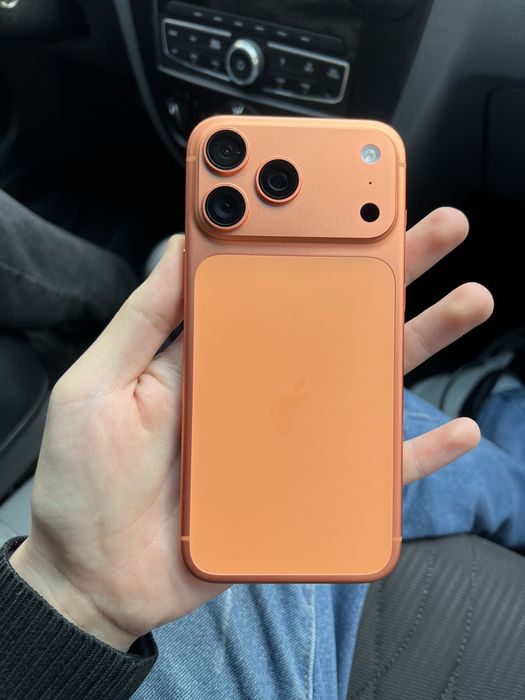 iPhone 17 Pro Max 256 gb cosmic orange