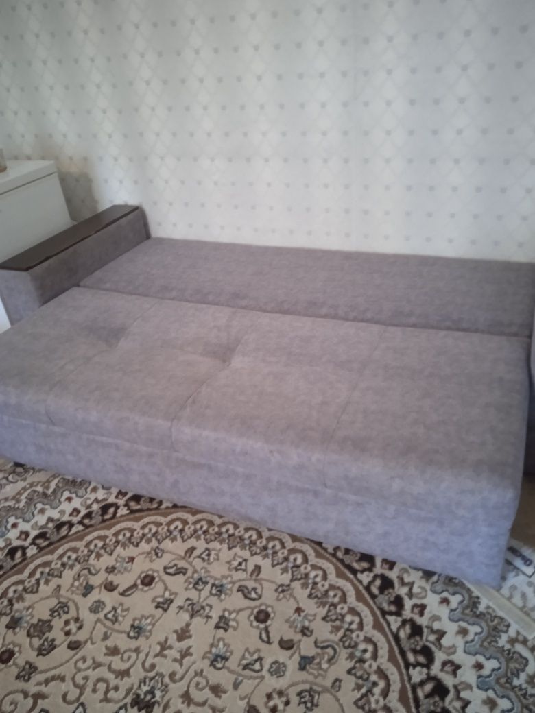 Продам два дивана