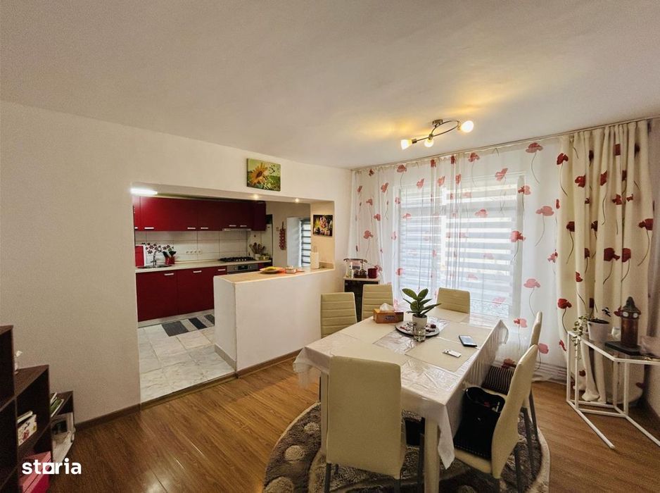 Apartament la casa - 3 camere, 80 mp, curte 40 mp - Cisnadie