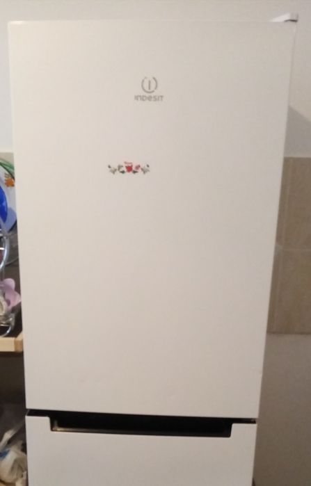 Холодильник INDESIT "No Frost"