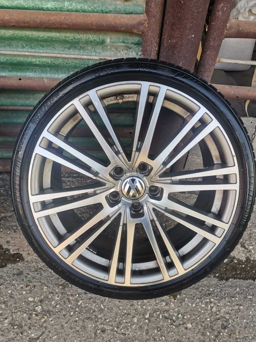 Jante KBA48743 235/35R19 cu capace Volkswagen si cauciucuri brigestone