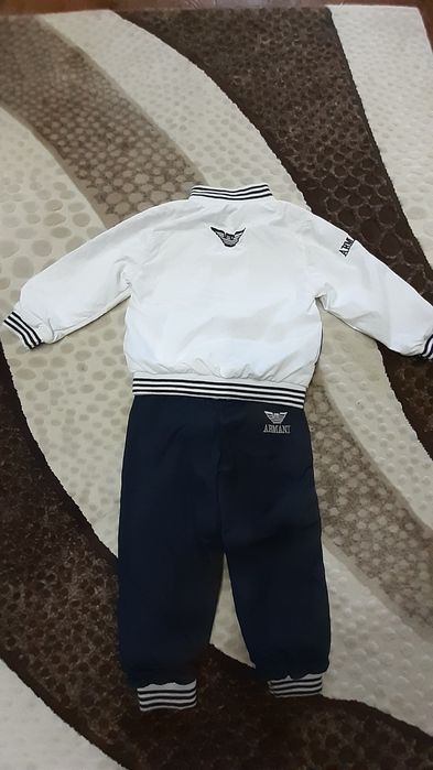 Продам  спортивный костюмчик на мальчика.