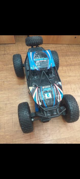 Продам машину на радиоуправлении