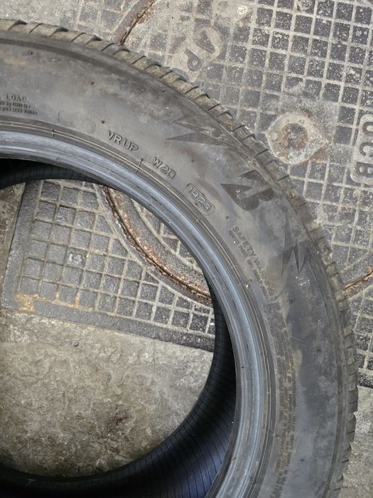 Bridgestone blizzak 225 55 17 LM005