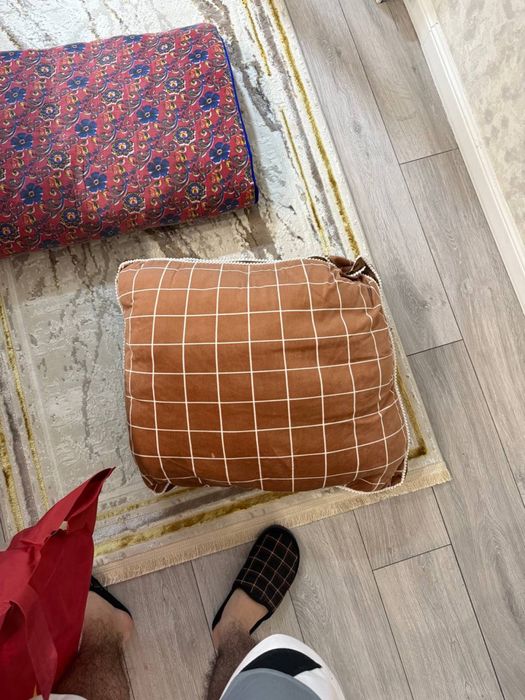 Подушки и көрпешка