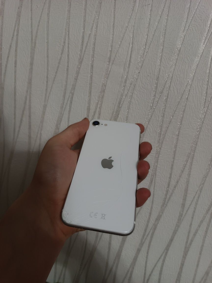 Iphone SE 2020 / 64gb / 78% АКБ / срочно / торг