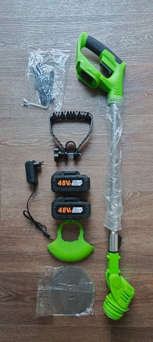 Продам новый триммер аккумуляторный