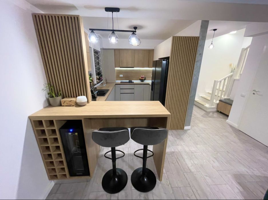 Casa de vanzare / inchiriat - locatie centrala