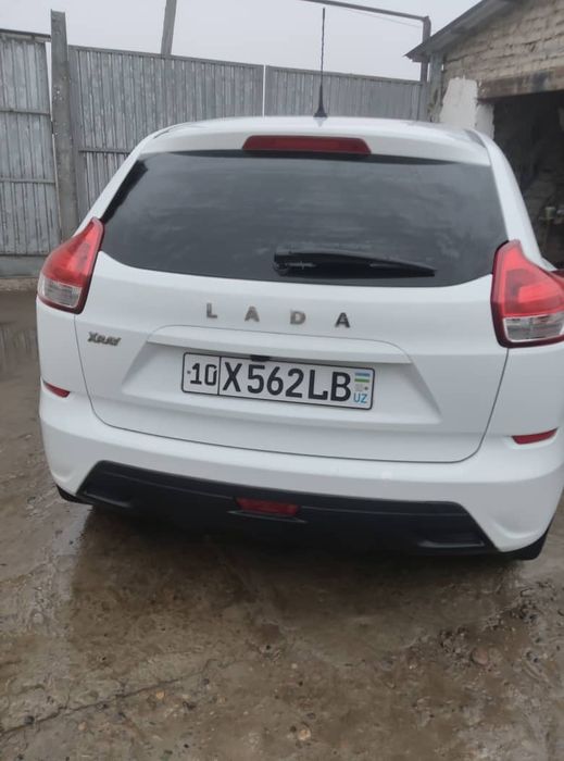 Срочно срочно продается автомобиль Лада XRey