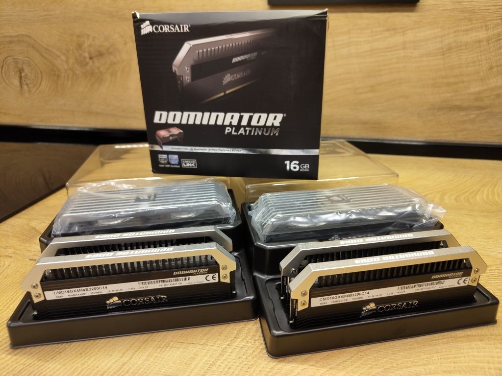 Corsair Dominator Platinum 16 GB DDR4 4x4gb 3200mhz