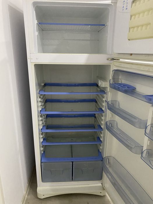 Vand frigider Indesit 450 l