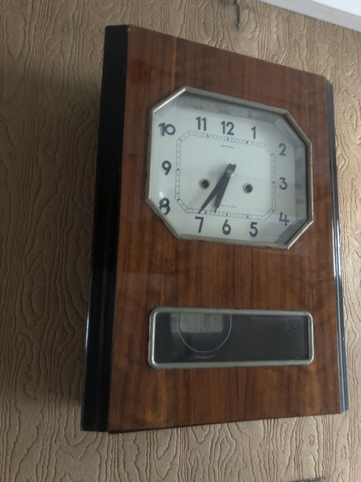 Стенен часовник Jantar Янтар