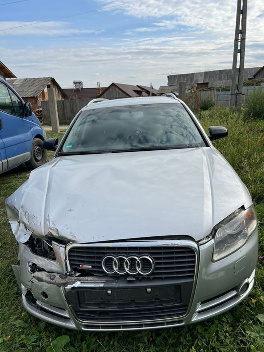 Vand Audi A4 b7  avariat