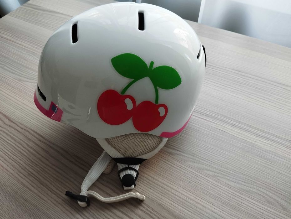 2 бр. каски  за ски и сноуборд - цена от 35 лв до 55 лв.