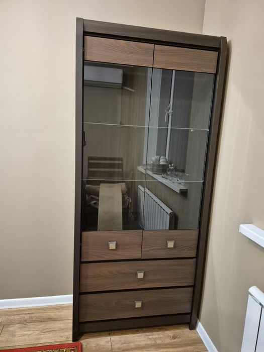 Шкаф-сервант/витрина для посуды