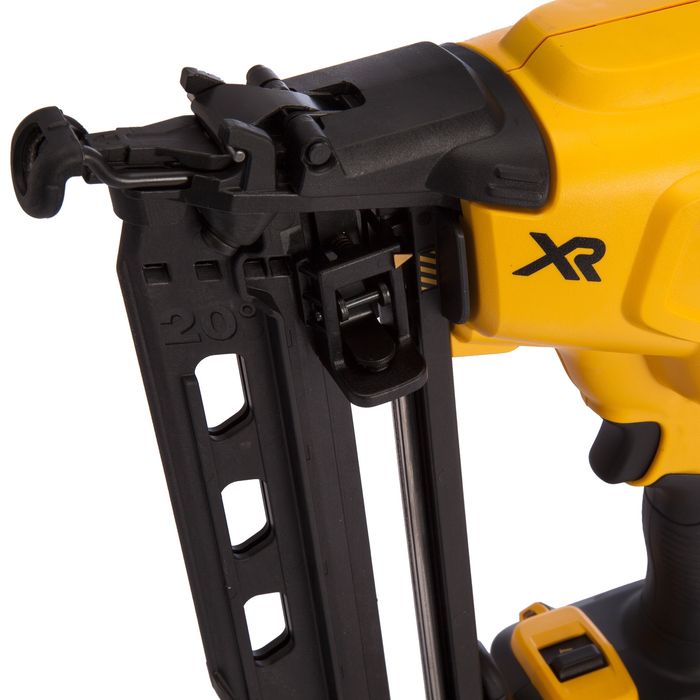 Акумулаторен Такер DeWALT DCN660N 18V XR Brushless