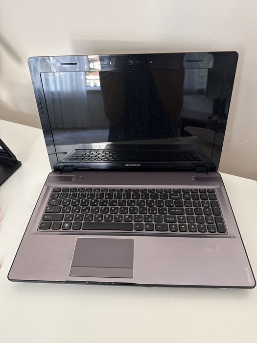 Ноутбук Lenovo IdealPad Y570
