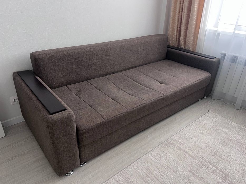 Диван в хорошем состоянии, все в рабочем состоянии