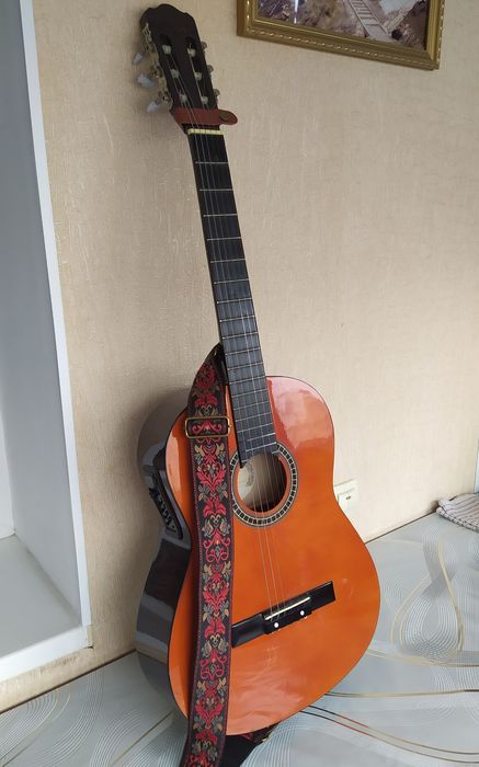 Гитара Электроакустика, Комбоусилитель, Микрофон, блютуз система!