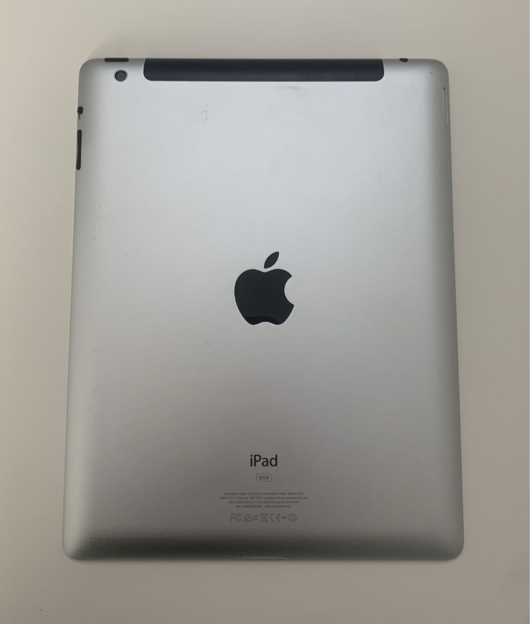 Продавам IPad 3rd