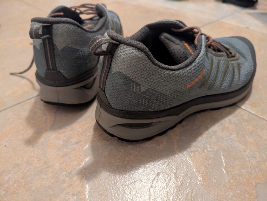 Дамски туристически обувки Lowa Gore Tex