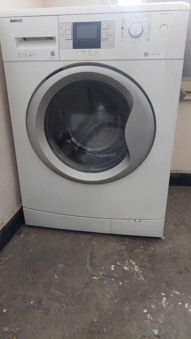 Продавам пералня BEKO