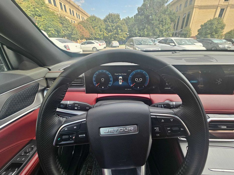 Продаётся автомобиль Jetour X70 через аукцион.